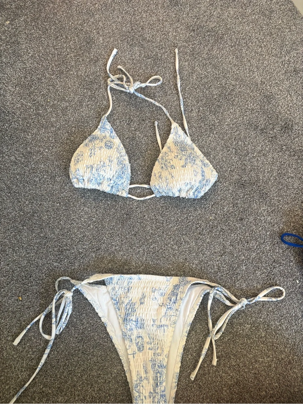 Frankies Bikinis classic triangle